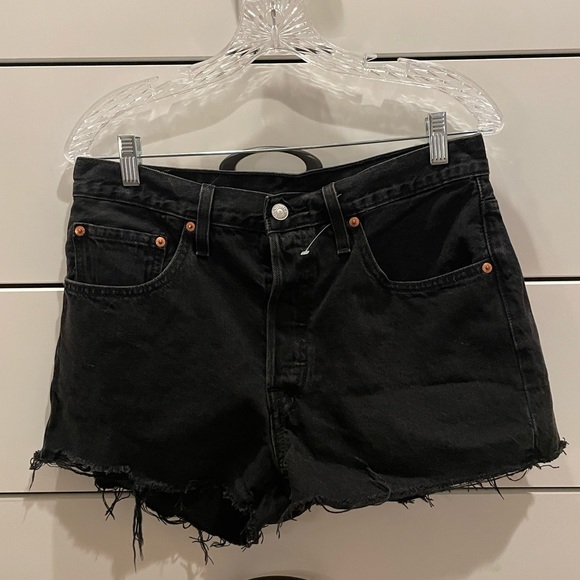 NWOT Levi’s 501 High Rise Shorts - Picture 3 of 5